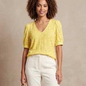 NWOT Treasure & Bond Yellow Floral Burnout Puff Sleeve V-Neck Top Size M